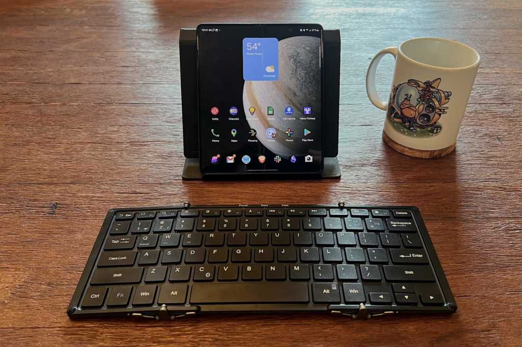 Foldablekeyboardandphone.jpg