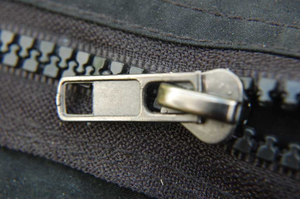 Zipper 100785364 Orig.jpg