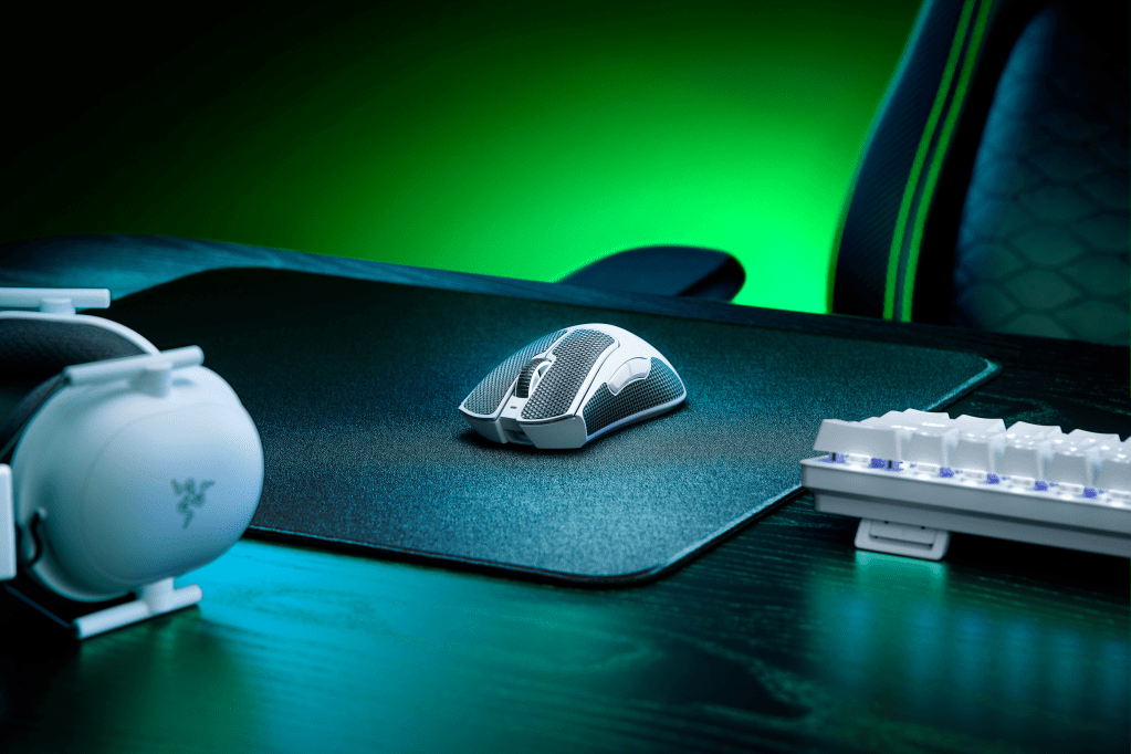 Deathadder V3 Pro 271 H R2.png