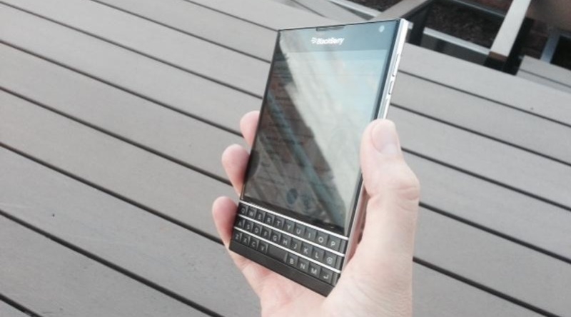 How To Use Blackberry Messenger With Android Amp Iphone Blackberry Passport.jpg
