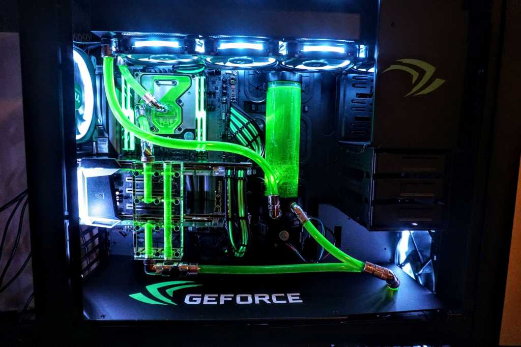 Extreme water cooled desktop pc 2.jpg