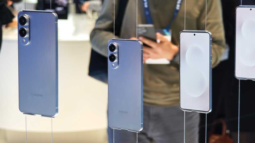 Samsung galaxy s25 edge mwc 2 5.jpg