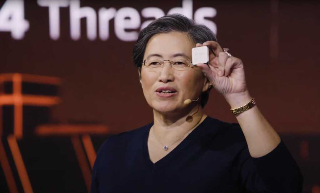 Amd lisa su holding ryzen another crop 100869974 orig.jpg