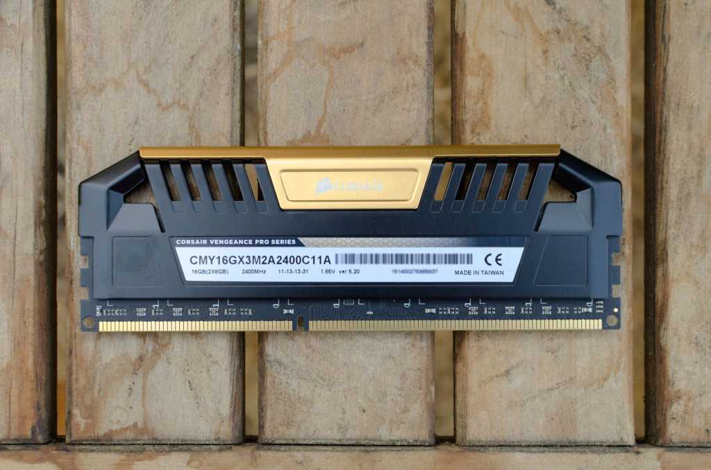 Corsair memory ram 100879497 orig.jpg