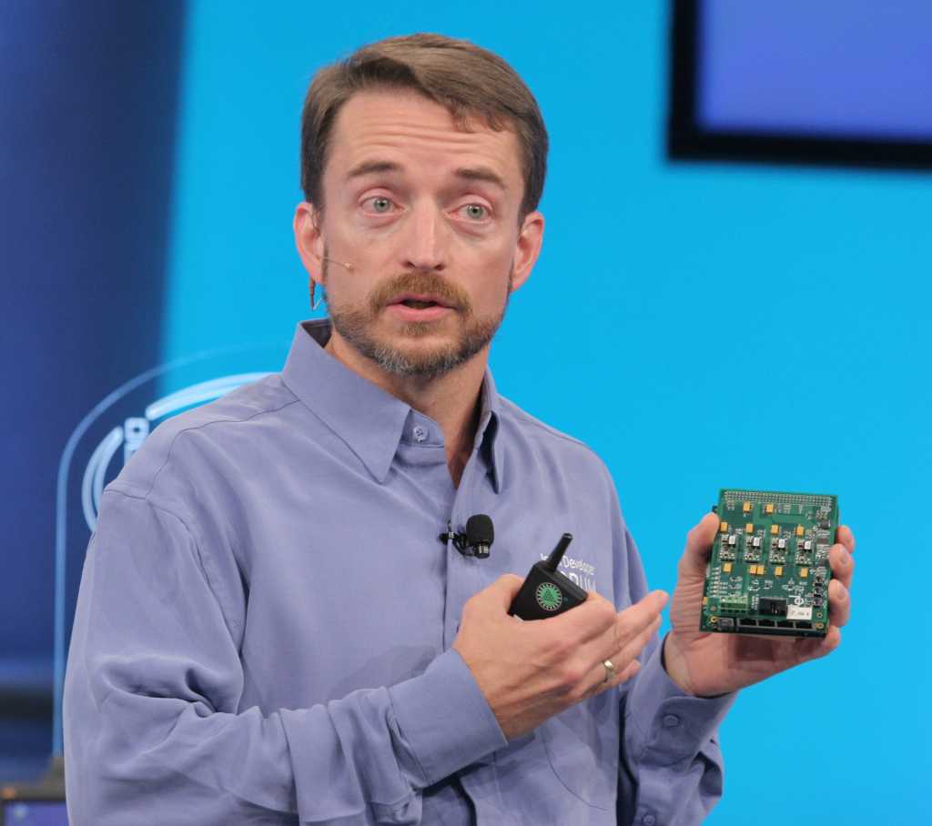 Intel gelsinger idf 2006 100874400 orig.jpg