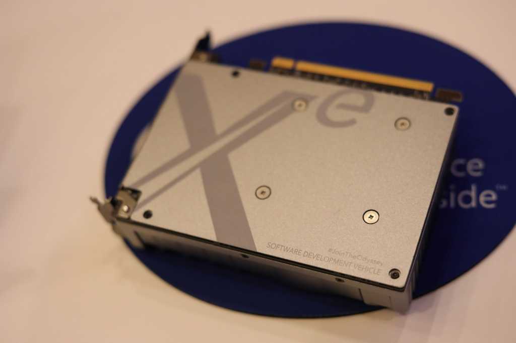 Intel xe dg1 graphics gpu 100876890 orig.jpg