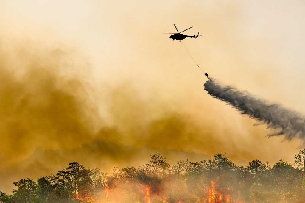 Shutterstock 1766424008 by toa55 fire fighting 100901050 orig.jpg