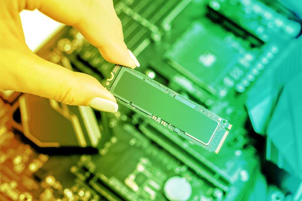 Ssd computer chip solid state device 100782224 orig.jpg