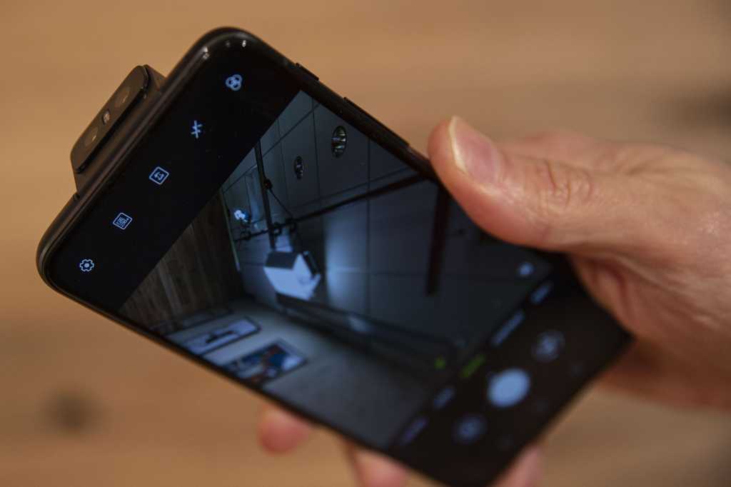 Asus zenfone 6 camera angle 100796799 orig.jpg