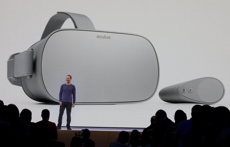 Oculus go fb 100756476 orig.jpg