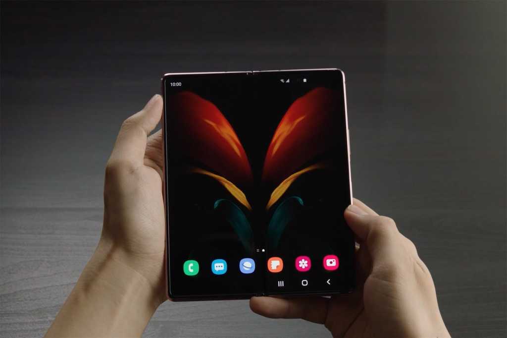 Samsung galaxy z fold 2 open 100853690 orig.jpg