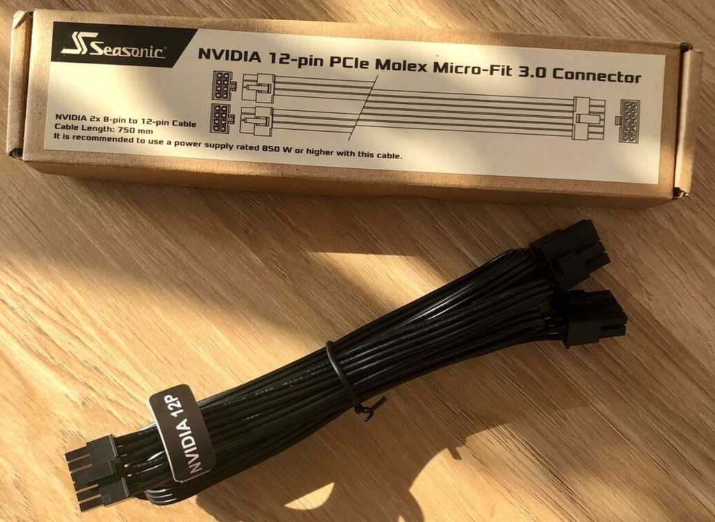 Seasonic 12 pin power connector 100855416 orig.jpg